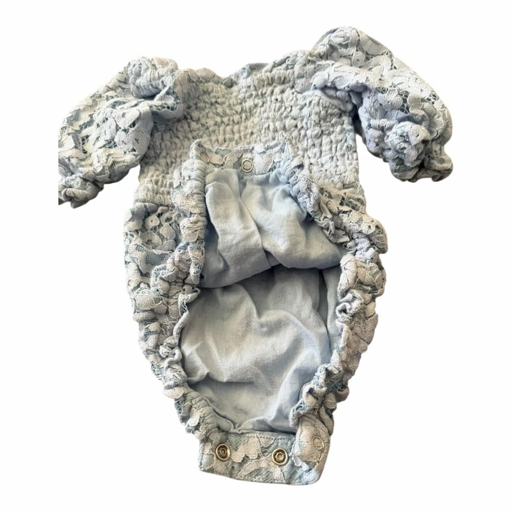 Jessika’s 0-3 Mos Baby Blue Smocked‎ Lace Romper